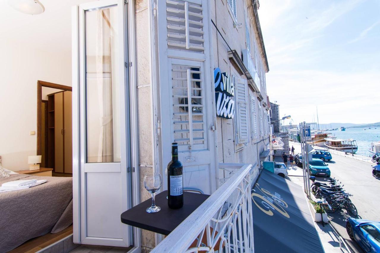 トロギール Vila Liza Bed & Breakfast エクステリア 写真